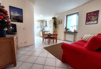 Casa Alpina - Aosta has Balcony rooms