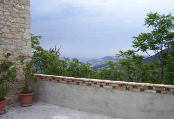 B&B Casa Letizia has Balcony rooms