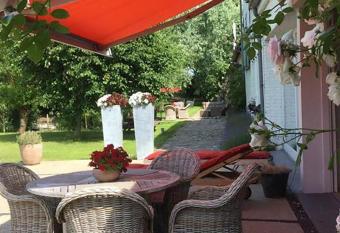 Polderlicht allows 18 year olds to book a room