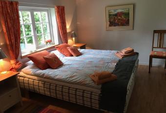 Bed & Breakfast H  llviken has Balcony rooms