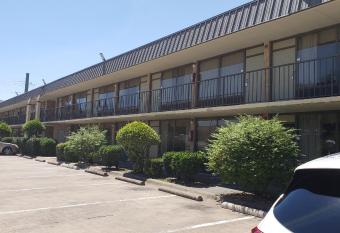 Red Roof Inn & Conference Center McKinney has Smoking rooms