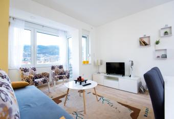 Sunrise Inn Sarajevo allows 18 year olds to book a room