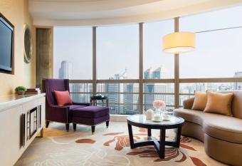 Marriott Guangzhou Tianhe allows 18 year olds to book a room