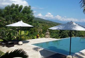 Lovina Paradise has Balcony rooms