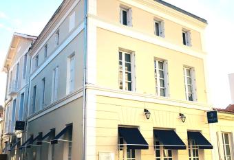 H  tel Restaurant Le Galet Bleu has Balcony rooms