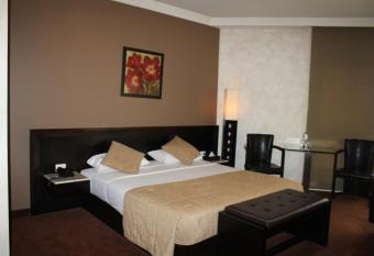 Sunrise Hotel has Smoking/Balcony rooms