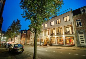 Hotel Gulpen allows 18 year olds to book a room