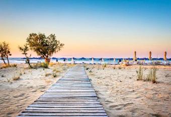 Poseidon Studios has Balcony rooms