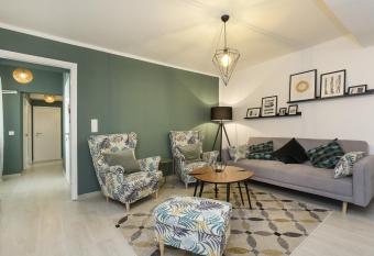 Honeymoon Apartment allows 18 year olds to book a room