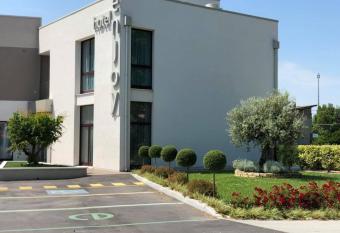 Hotel Enjoy allows 18 year olds to book a room