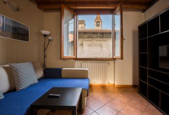 APPARTAMENTO MAURO 2 has Balcony rooms