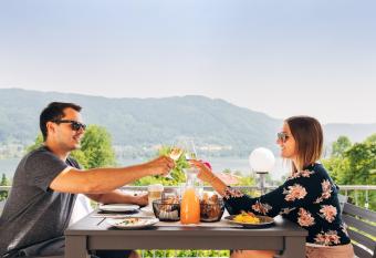 Gasthof Nindler has Balcony rooms