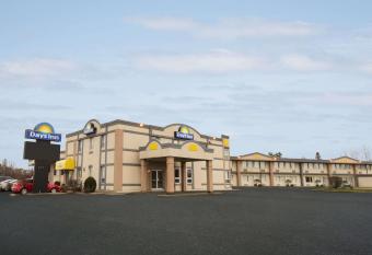 Days Inn by Wyndham Brockville allows 18 year olds to book a room