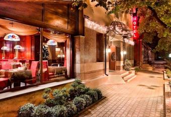 Luna Hotel allows 18 year olds to book a room