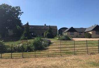 Weatherhead Farm has Balcony rooms