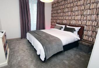 Cozy Studio (102) close to Cornavin Train Station allows 18 year olds to book a room