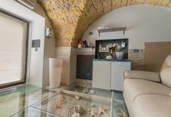 Suite ortigia vista mare has Balcony rooms