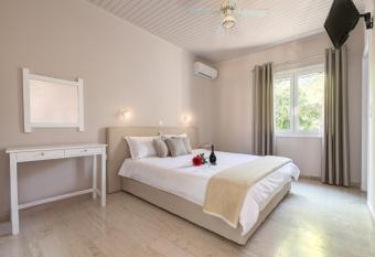 Paradise Village has Balcony rooms