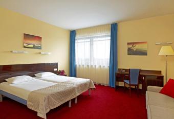 Focus Hotel Gda  sk allows 18 year olds to book a room