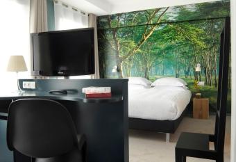 L     chapp  e Belle has Balcony rooms