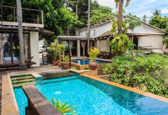 Sasitara Residence has Smoking/Balcony rooms