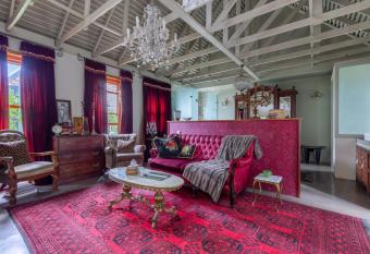 Festina Lente Guesthouse allows 18 year olds to book a room