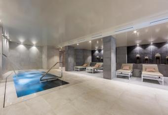 Catalonia Granada allows 18 year olds to book a room