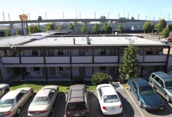 Seatac Inn allows 18 year olds to book a room