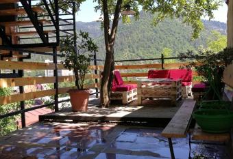 Guest House Shvelidze has Balcony rooms