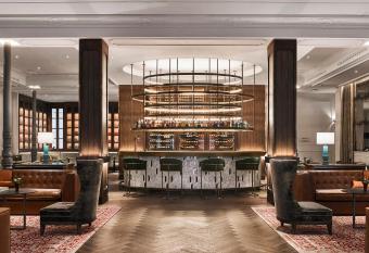 Gran Hotel Ingl  s - The Leading Hotels of the World has rooms with a private hot tub