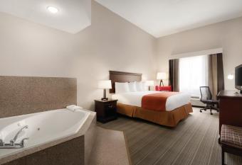 Country Inn & Suites by Radisson has rooms with a private hot tub