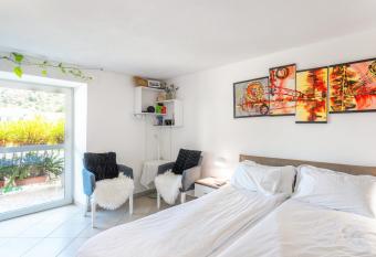 Ivica has Balcony rooms