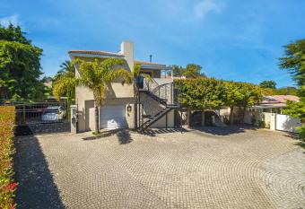 Irene Avenue Apartment - With backup Electricity! has Balcony rooms