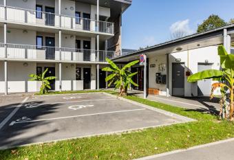 Hotel du Parc - Chantepie allows 18 year olds to book a room