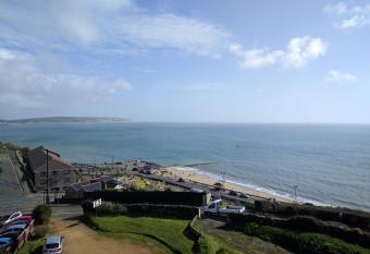 Mayfair Hotel - Isle of Wight allows 18 year olds to book a room