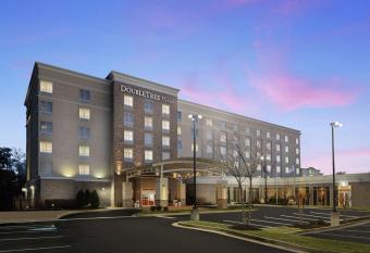DoubleTree by Hilton Richmond Airport has Balcony rooms