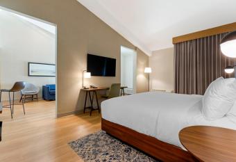 Four Points by Sheraton Myrtle Beach has Balcony rooms