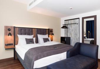 the niu Saddle allows 18 year olds to book a room