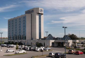 Hilton Montreal/Laval allows 18 year olds to book a room