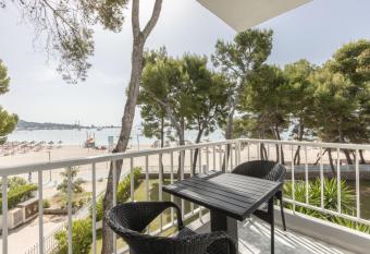 Apartamentos Ferrer Playa de Alcudia has Balcony rooms