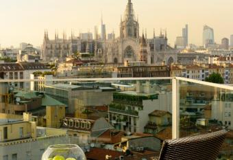 Uptown Palace has rooms with a private hot tub