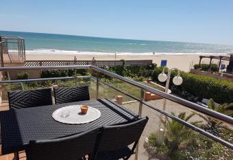 Gava Ocean View has Balcony rooms