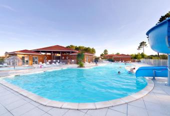 Vacanc  ole - Le Domaine des Grands Lacs allows 18 year olds to book a room