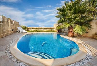 Il-Veduta Holiday Farmhouse with Sunny Private Pool in Island of Gozo has Balcony rooms