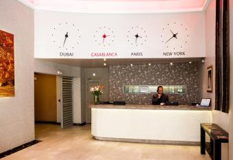 H  tel Les Saisons allows 18 year olds to book a room