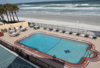 Grand Prix Motel Beach Front allows 18 year olds to book a room