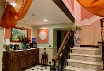 Actor Hotel allows 18 year olds to book a room