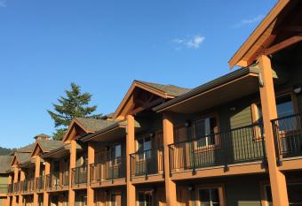 Vedder River Inn allows 18 year olds to book a room