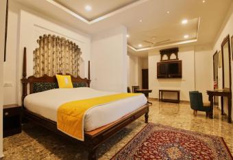 Bloom Boutique l Lake Pichola allows 18 year olds to book a room