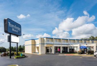 Travelodge by Wyndham Aberdeen allows 18 year olds to book a room